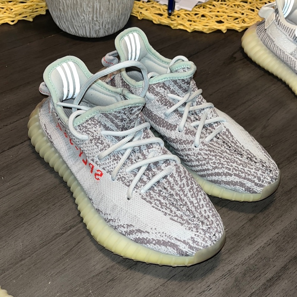 ADIDAS. Yeezy 350